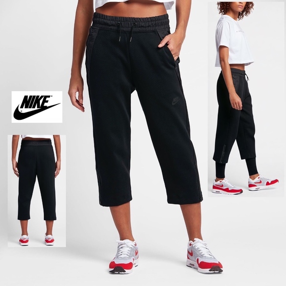 NIKE Sportswear Black Tech Fleece Crop Sweat PANTS - Picture 1 of 8